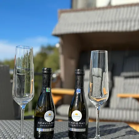 Waldstraße 49, Neu! Riviera 41 Apartment *